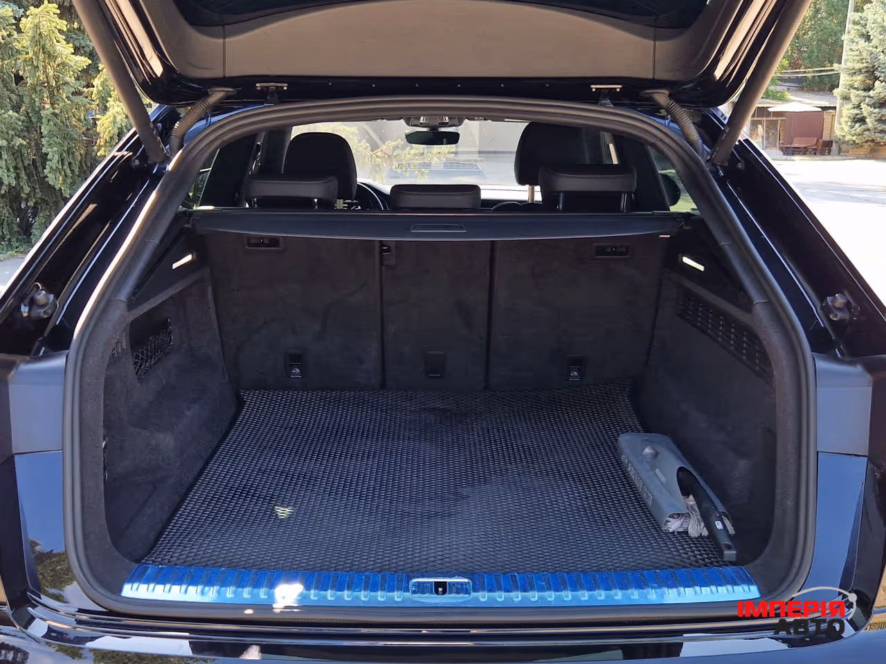 Audi Q8 - фото 36