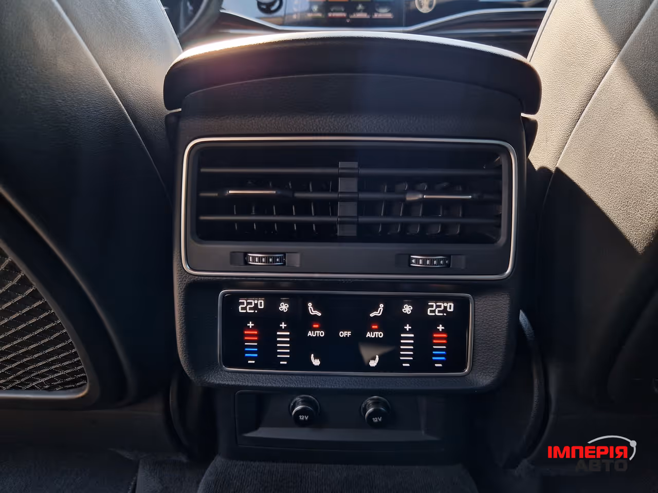 Audi Q8 - фото 33