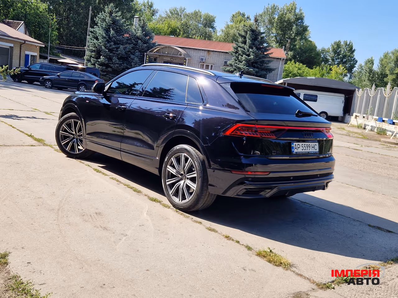 Audi Q8 - фото 6