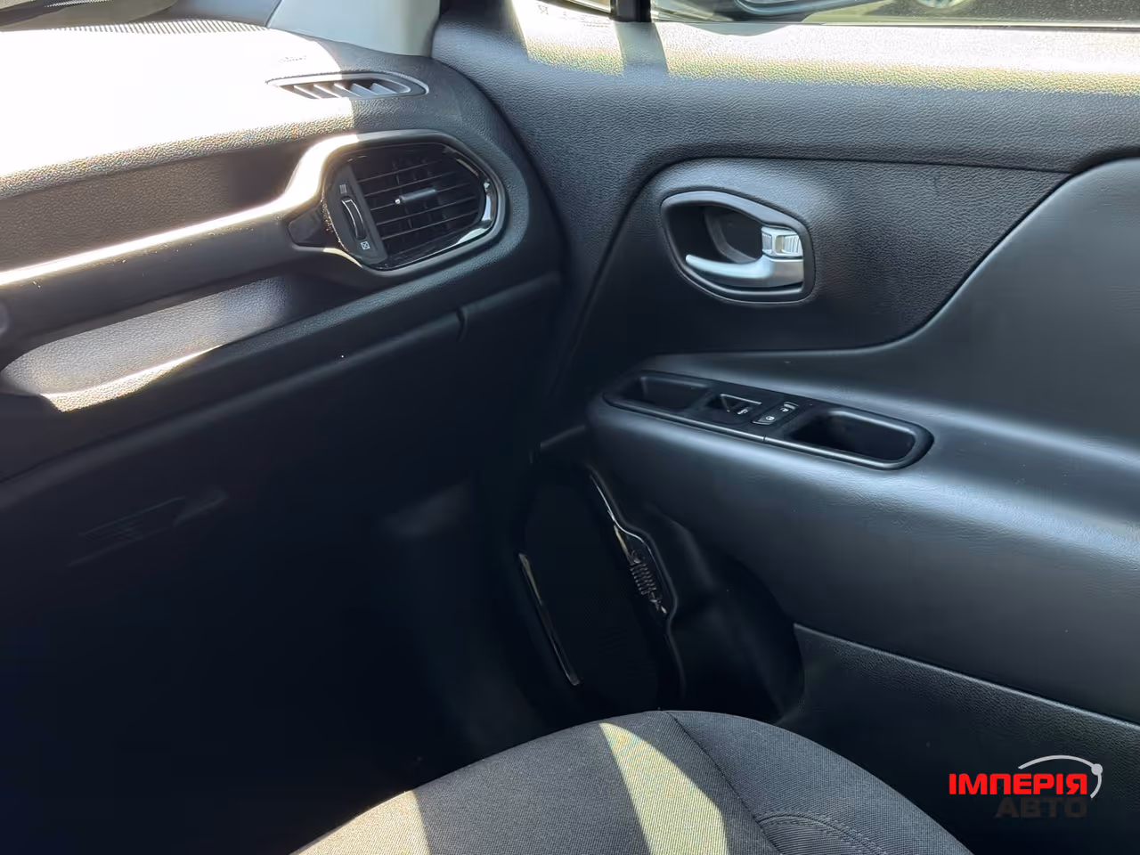 Jeep Renegade - фото 62