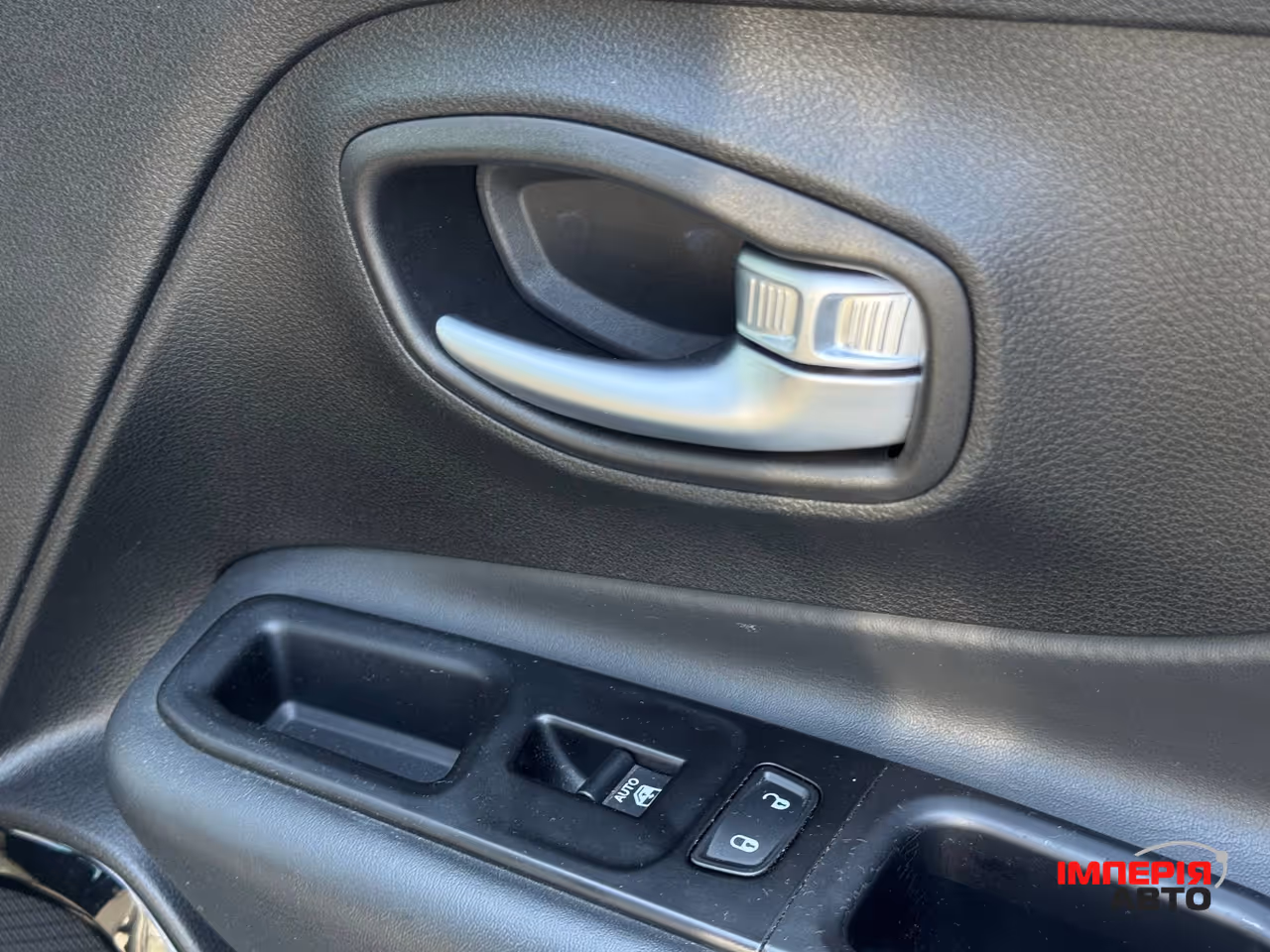Jeep Renegade - фото 66