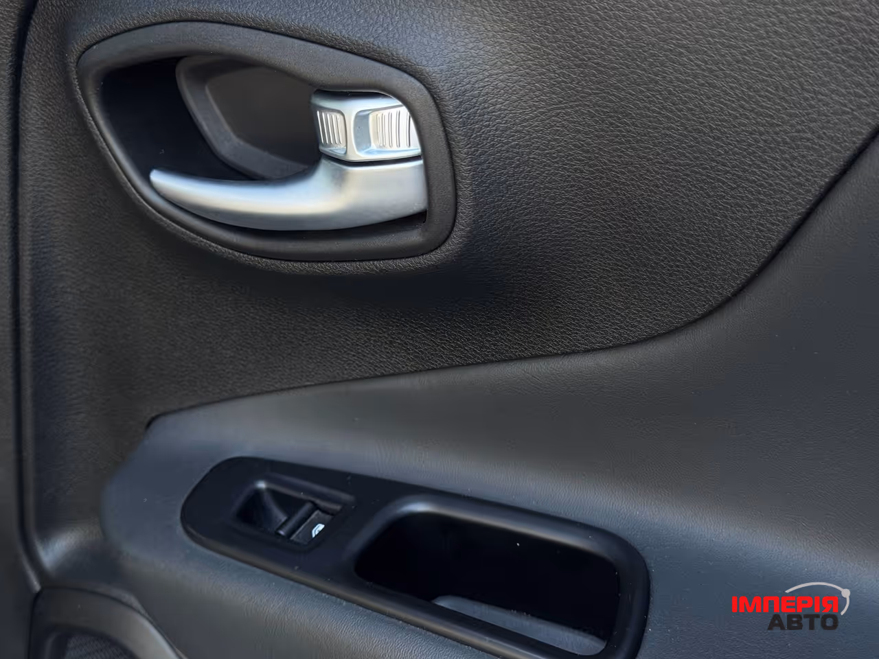 Jeep Renegade - фото 55