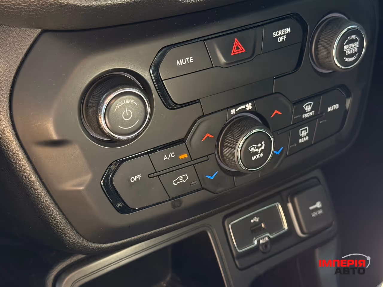 Jeep Renegade - фото 48
