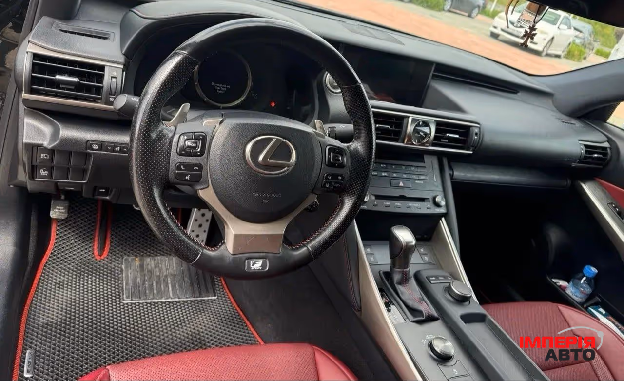 Lexus IS - фото 6