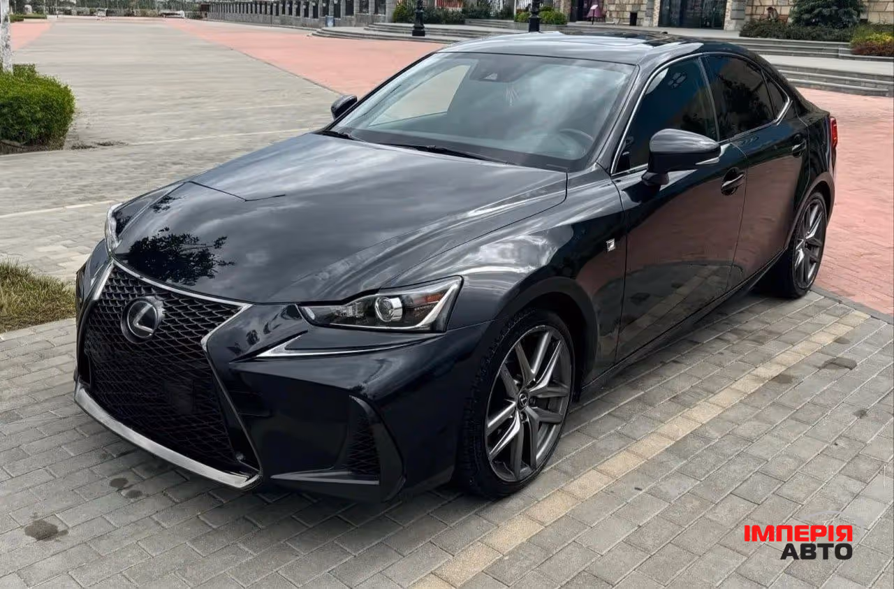Lexus IS - фото 3