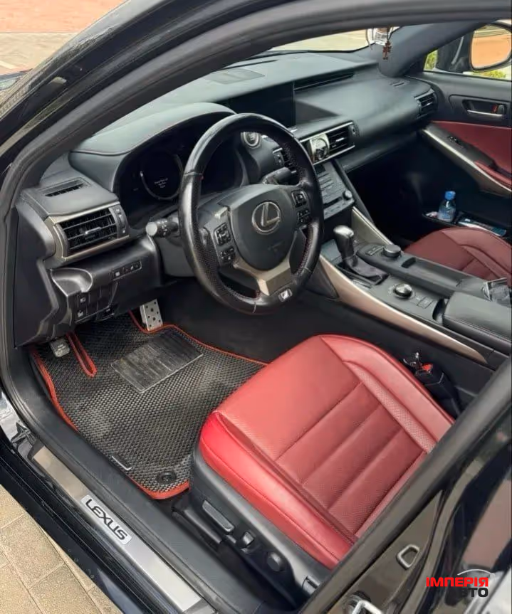 Lexus IS - фото 7