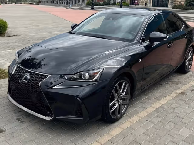 Lexus IS - фото 3