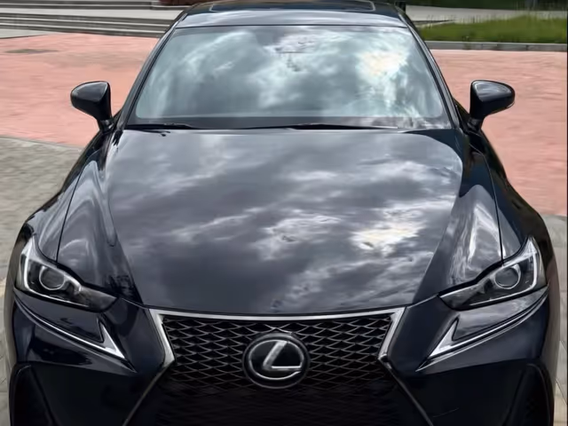 Lexus IS - фото 1