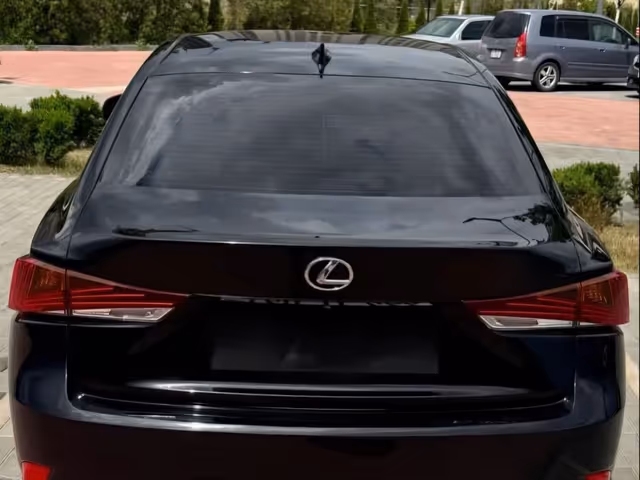 Lexus IS - фото 5