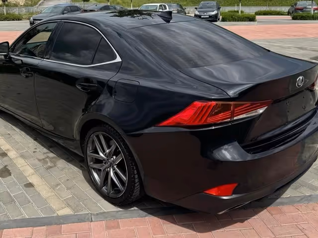 Lexus IS - фото 4