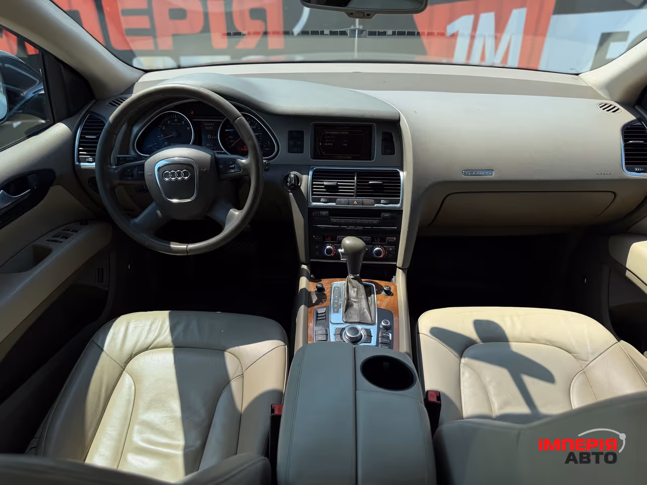 Audi Q7 - фото 7