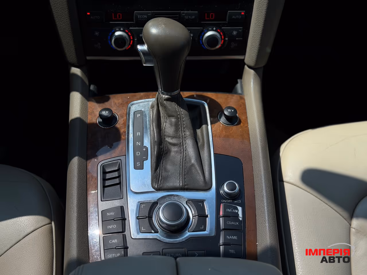 Audi Q7 - фото 9
