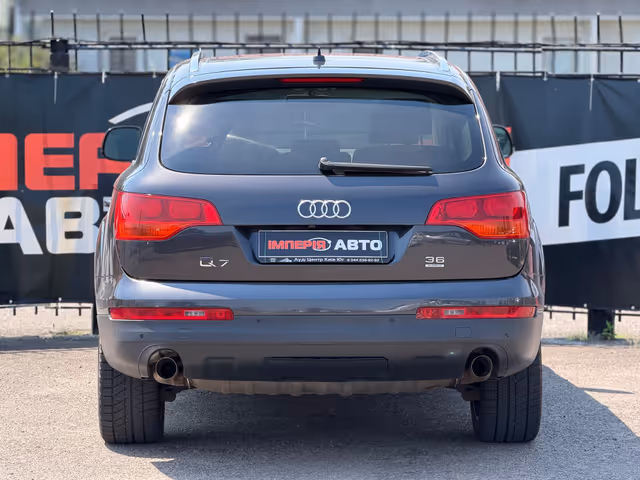 Audi Q7 - фото 4