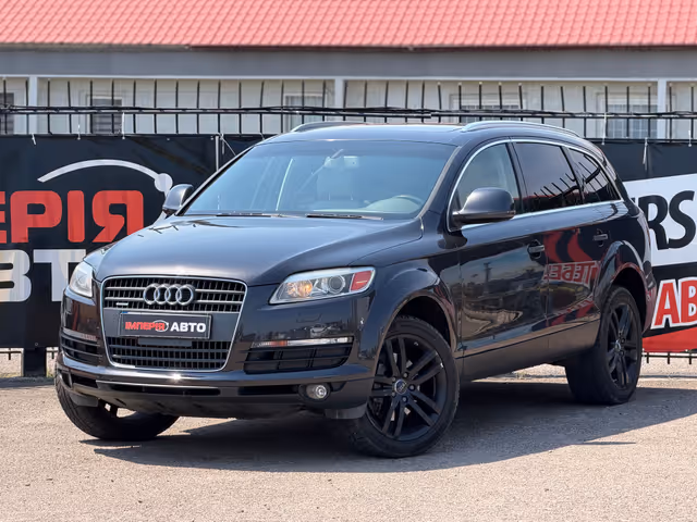 Audi Q7 - фото 1