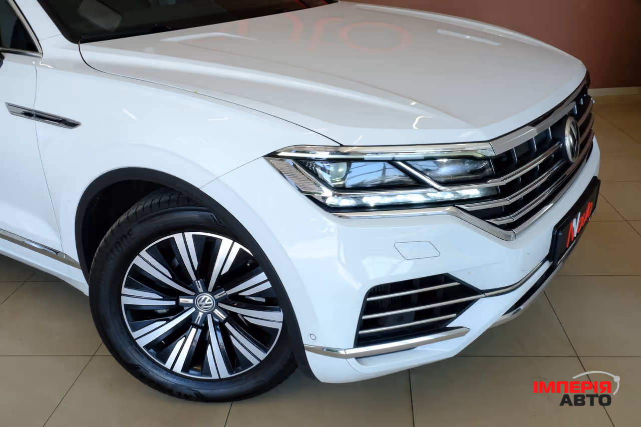 Volkswagen Touareg - фото 3