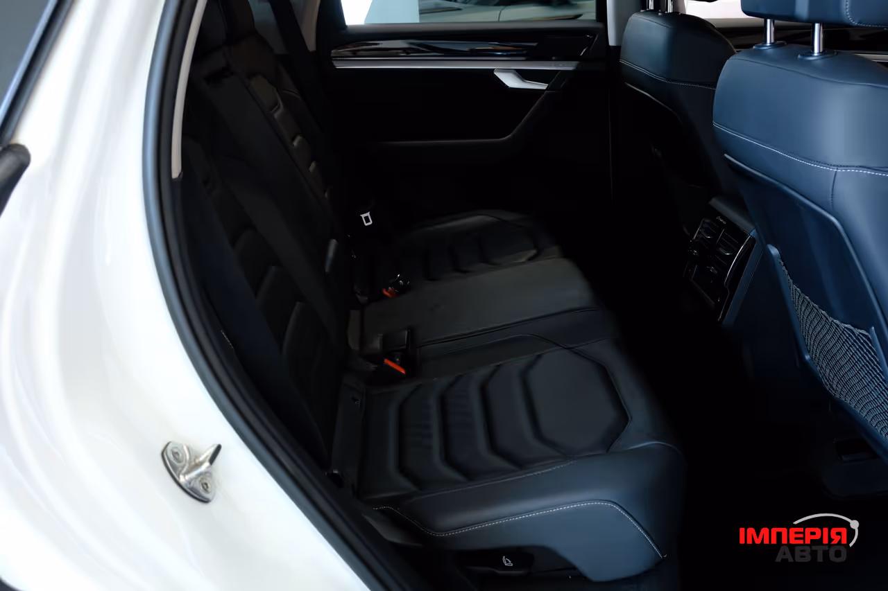 Volkswagen Touareg - фото 9