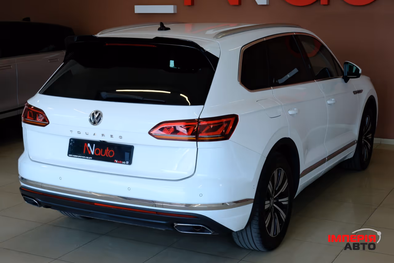 Volkswagen Touareg - фото 5