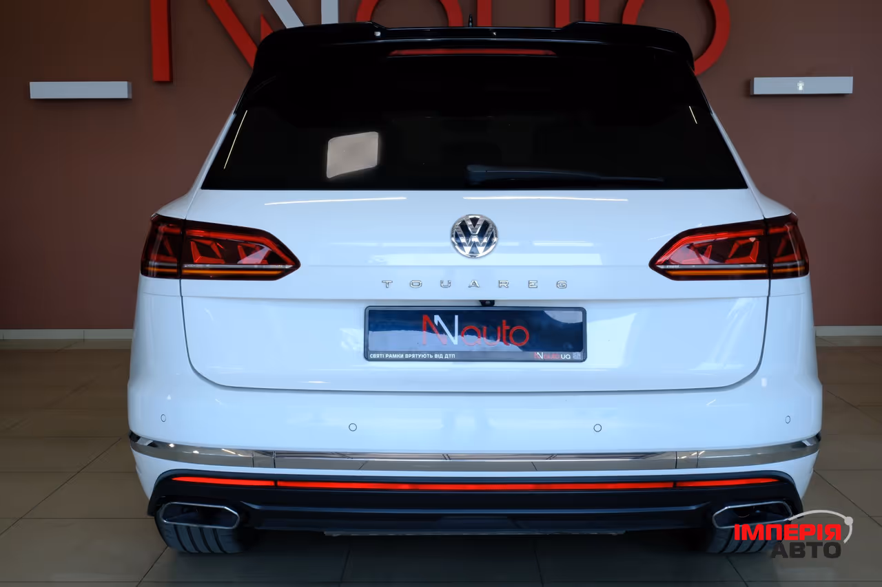 Volkswagen Touareg - фото 6