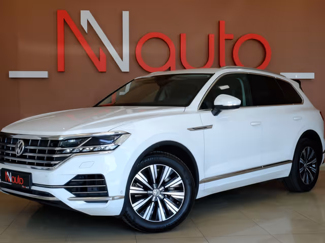 Volkswagen Touareg - фото 1