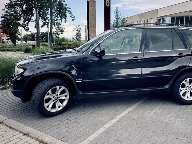 BMW X5 - фото 1