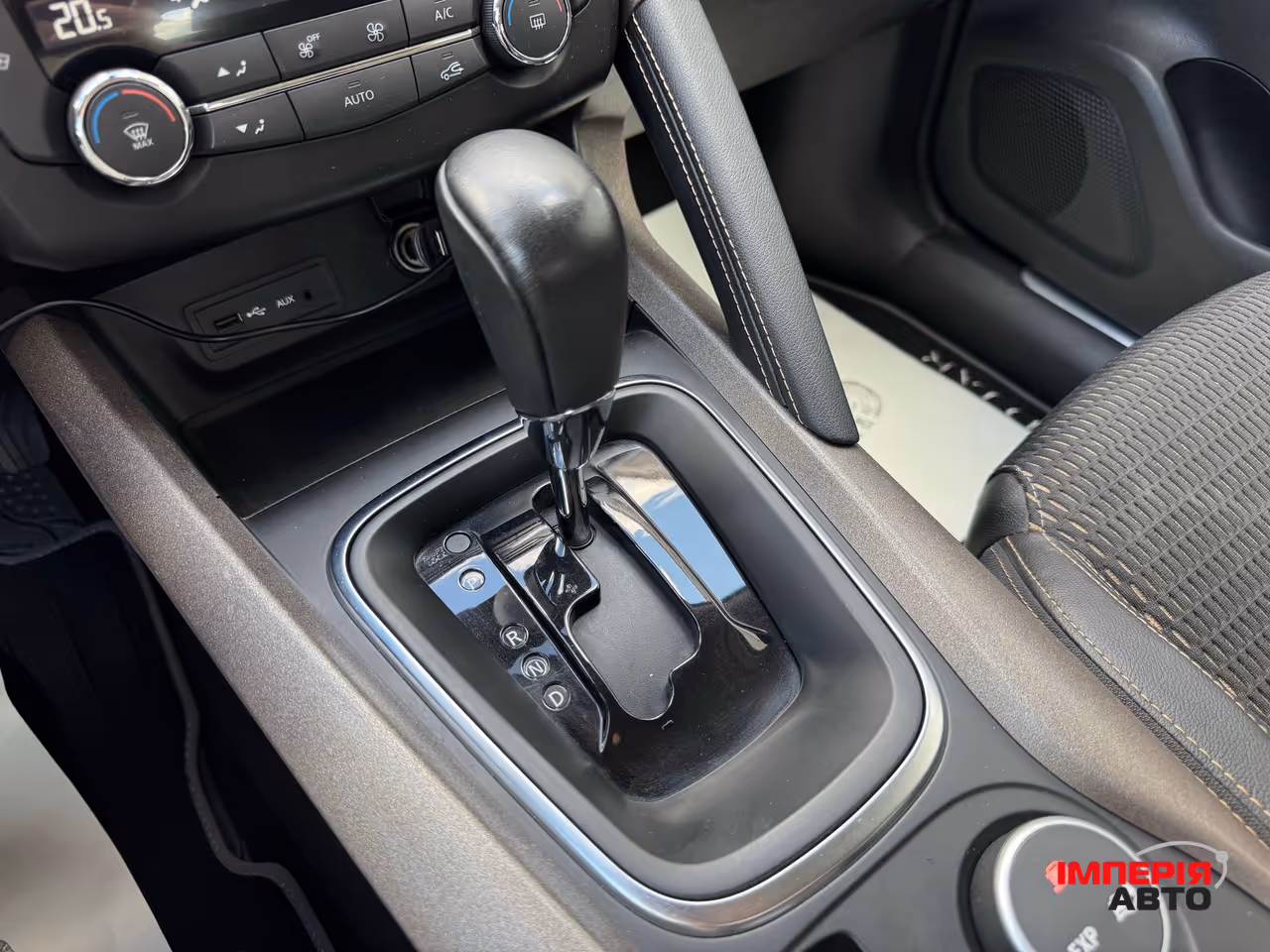 Renault Kadjar - фото 24