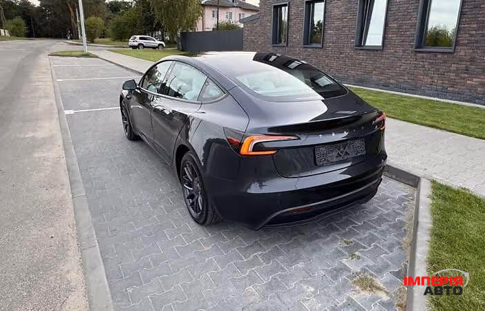Tesla Model 3 - фото 4