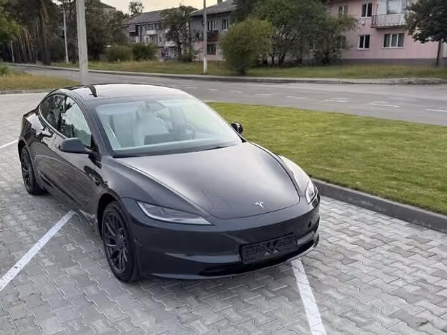 Tesla Model 3 - фото 2