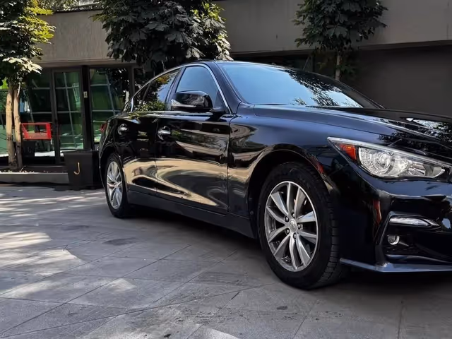 Infiniti Q50 - фото 1
