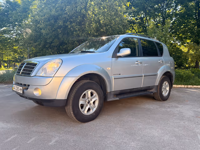 SsangYong Rexton - фото 1