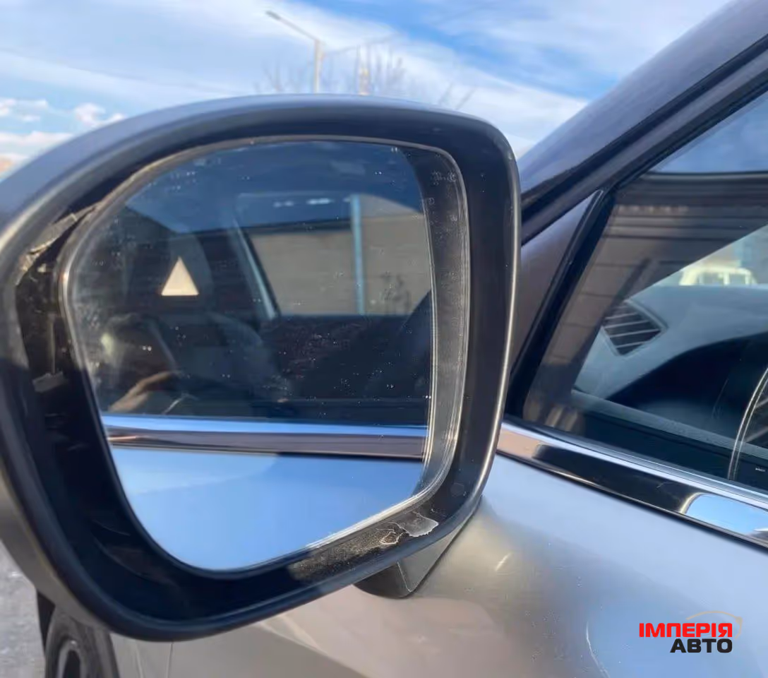 Mitsubishi Outlander - фото 6