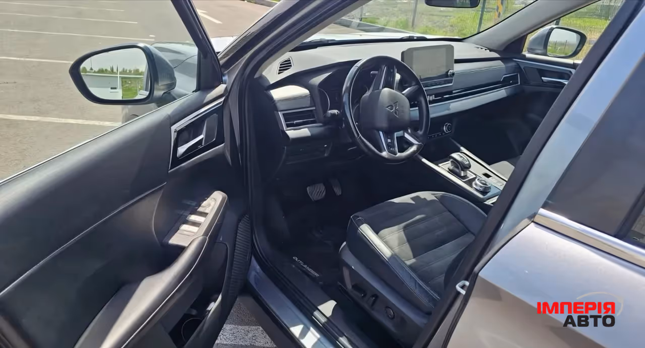 Mitsubishi Outlander - фото 12