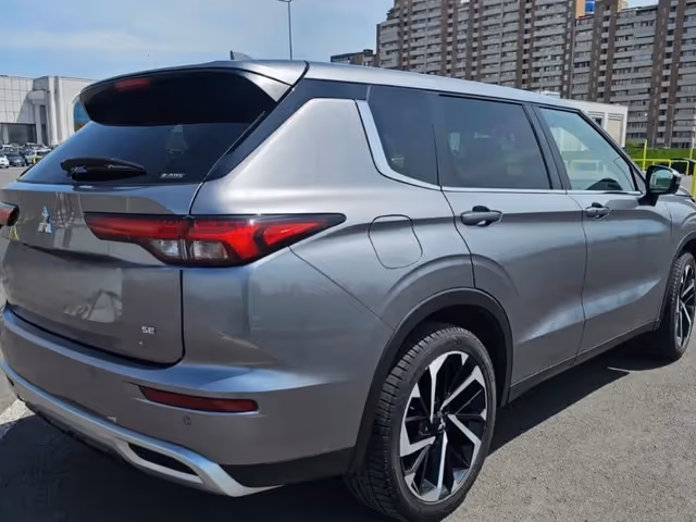 Mitsubishi Outlander - зображення 3