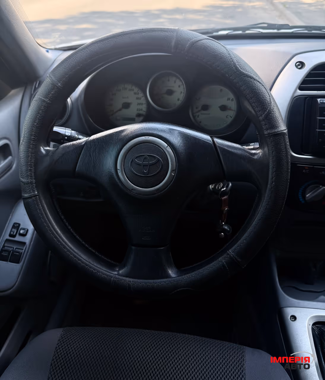 Toyota RAV4 - фото 28