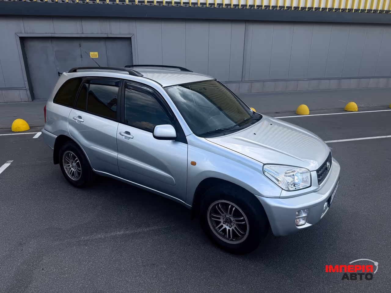 Toyota RAV4 - фото 6