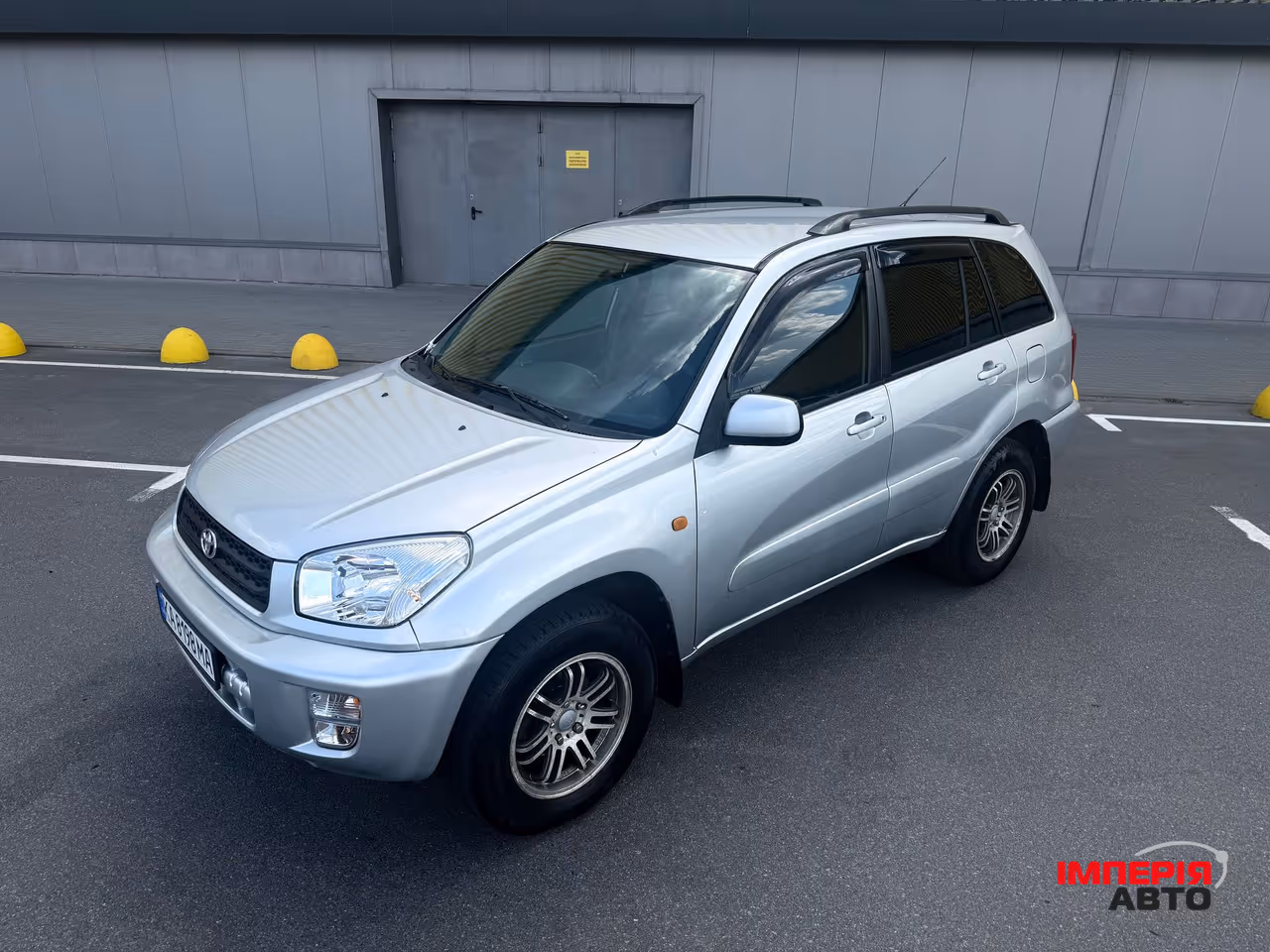 Toyota RAV4 - фото 5