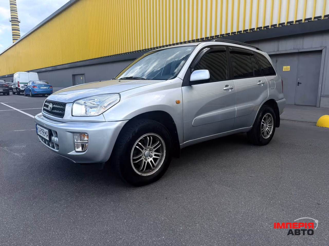 Toyota RAV4 - фото 7