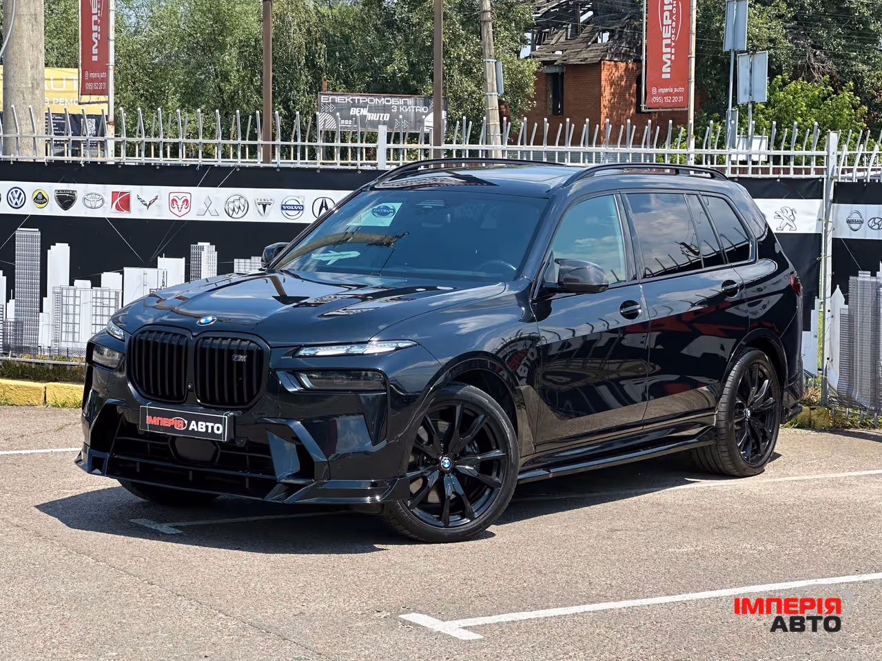BMW X7 - фото 1