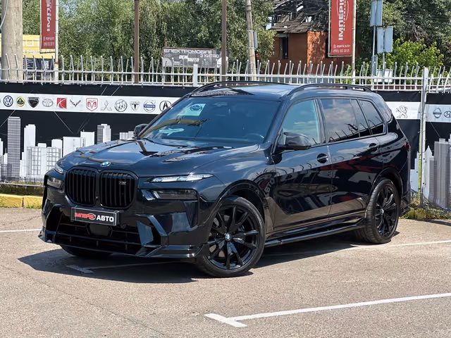 BMW X7 - фото 1