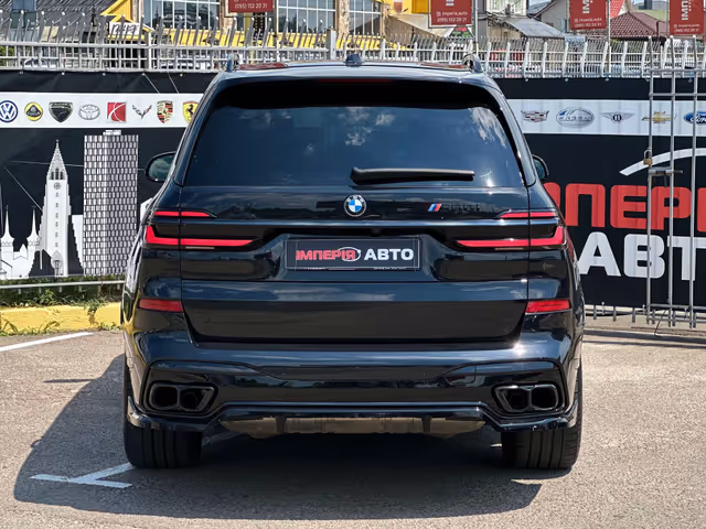 BMW X7 - фото 4