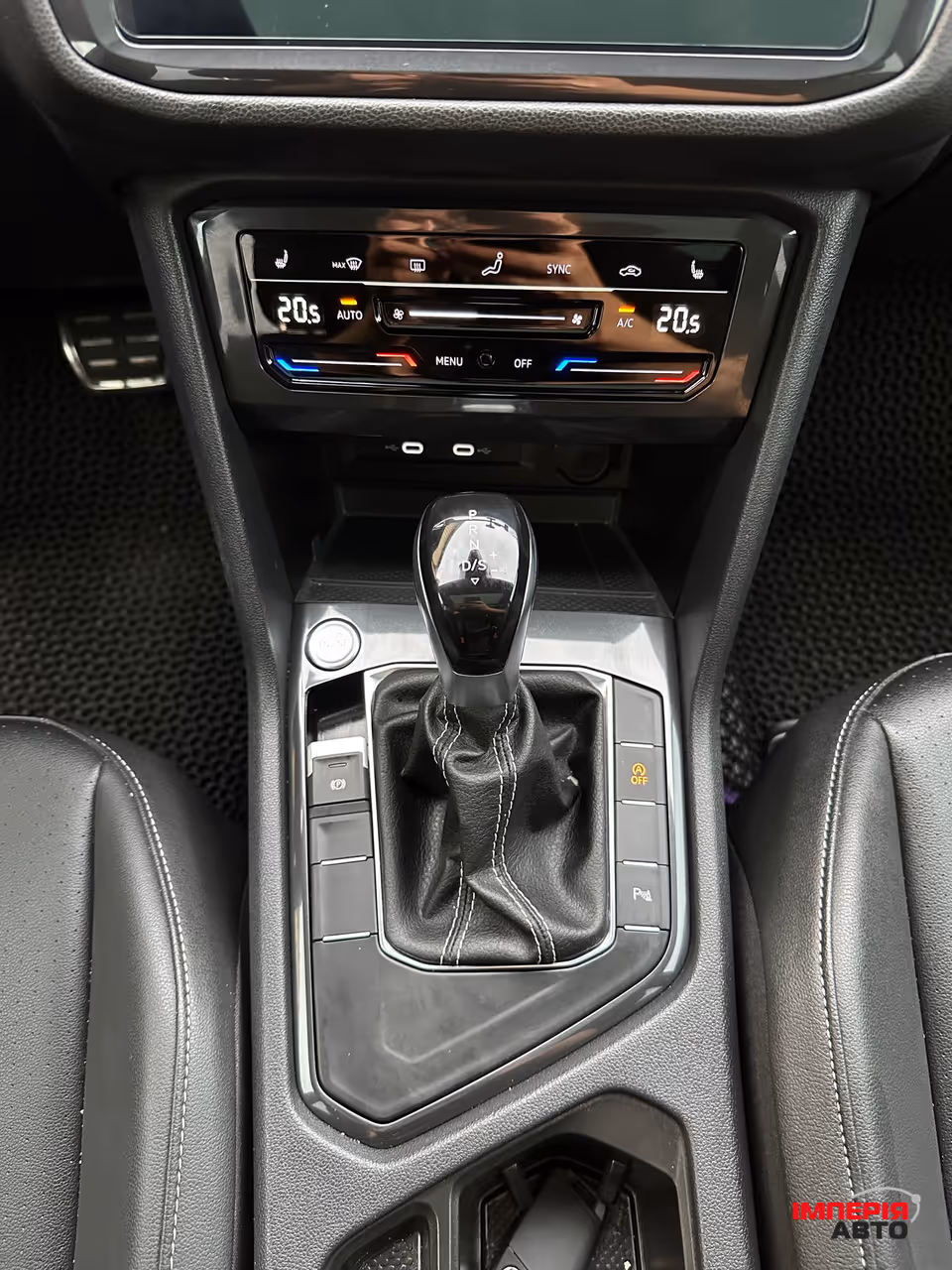 Volkswagen Tiguan - фото 24