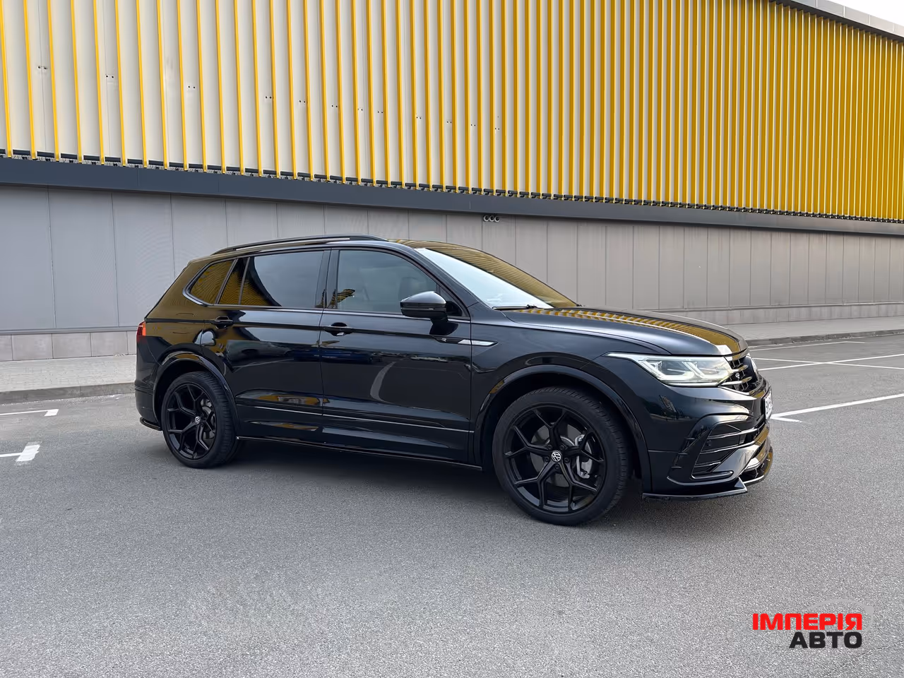 Volkswagen Tiguan - фото 3