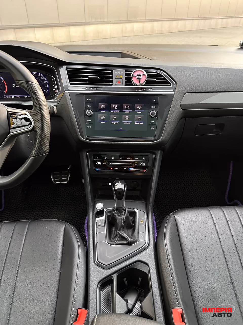Volkswagen Tiguan - фото 16