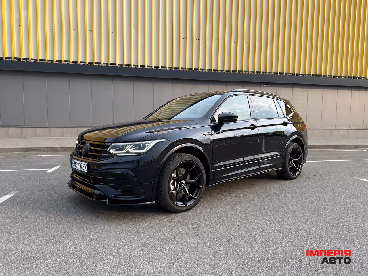 Volkswagen Tiguan - фото 1