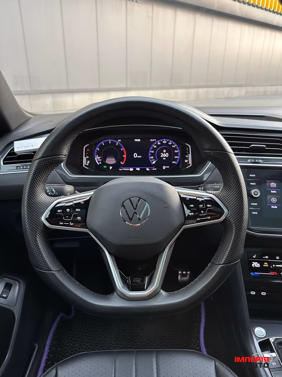 Volkswagen Tiguan - фото 17