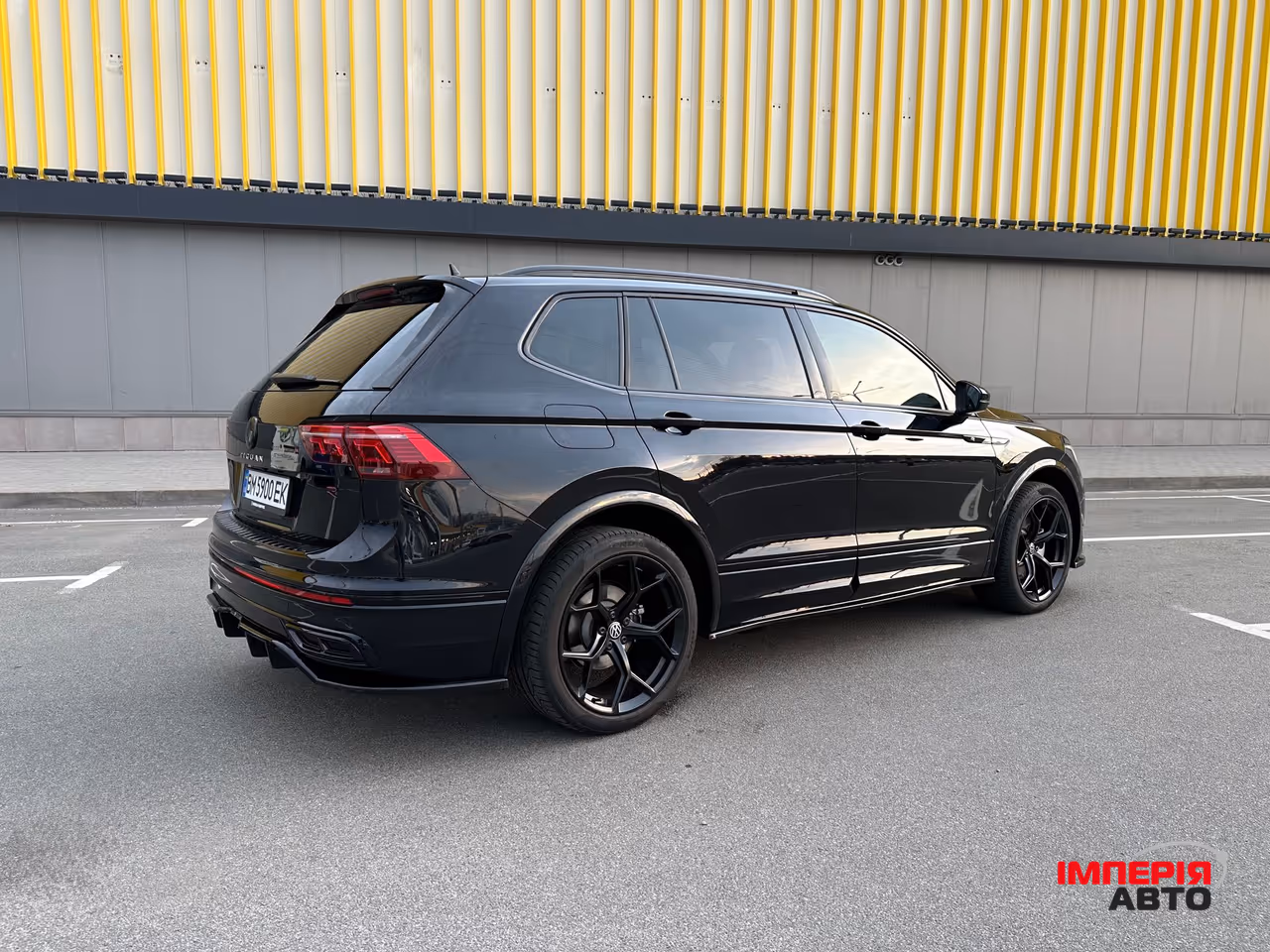 Volkswagen Tiguan - фото 6