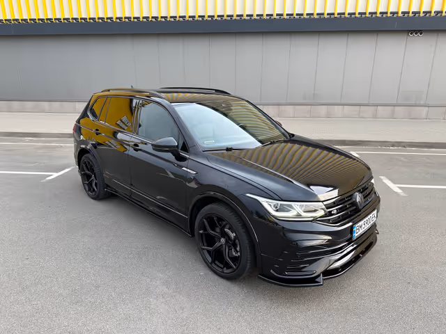 Volkswagen Tiguan - фото 4