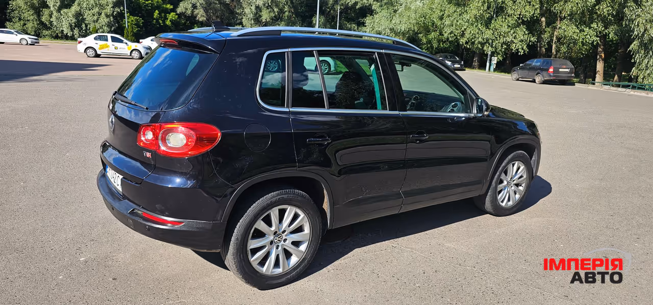 Volkswagen Tiguan - фото 12