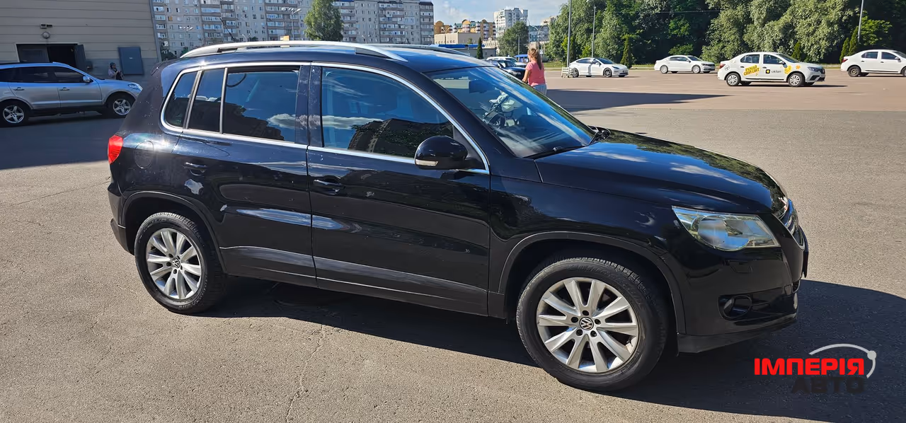 Volkswagen Tiguan - фото 8