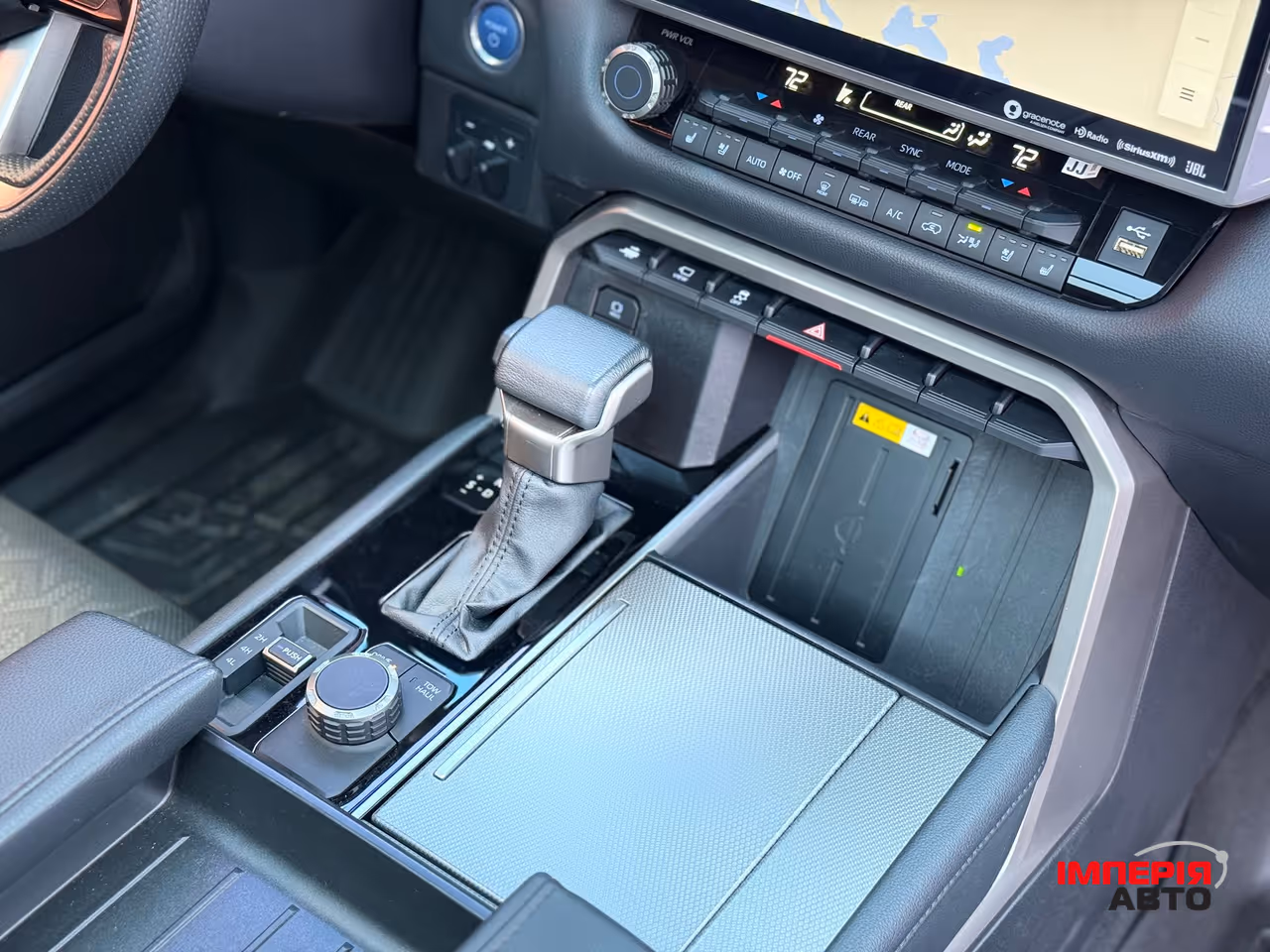 Toyota Sequoia - фото 15