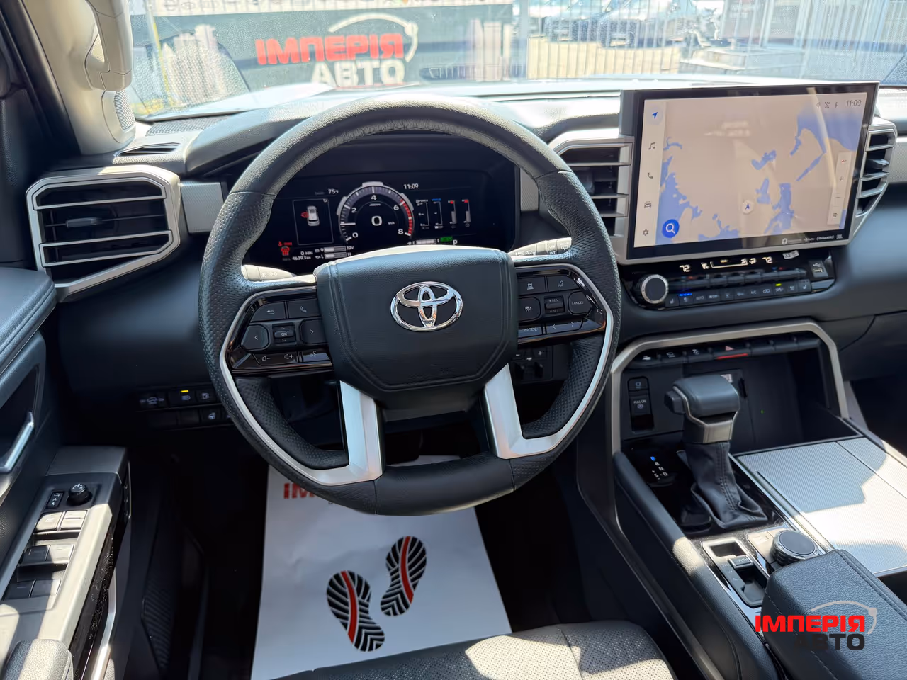 Toyota Sequoia - фото 13
